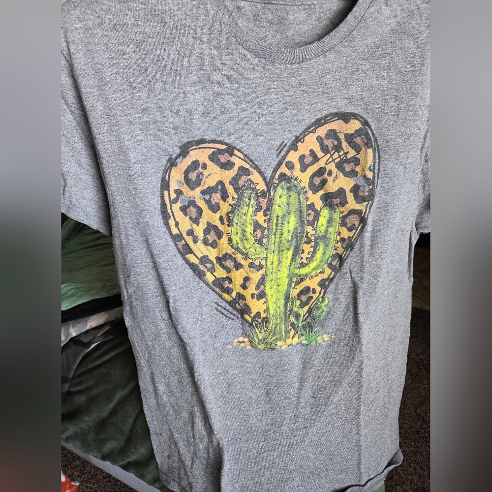 Graphic Tee In Grey, Medium